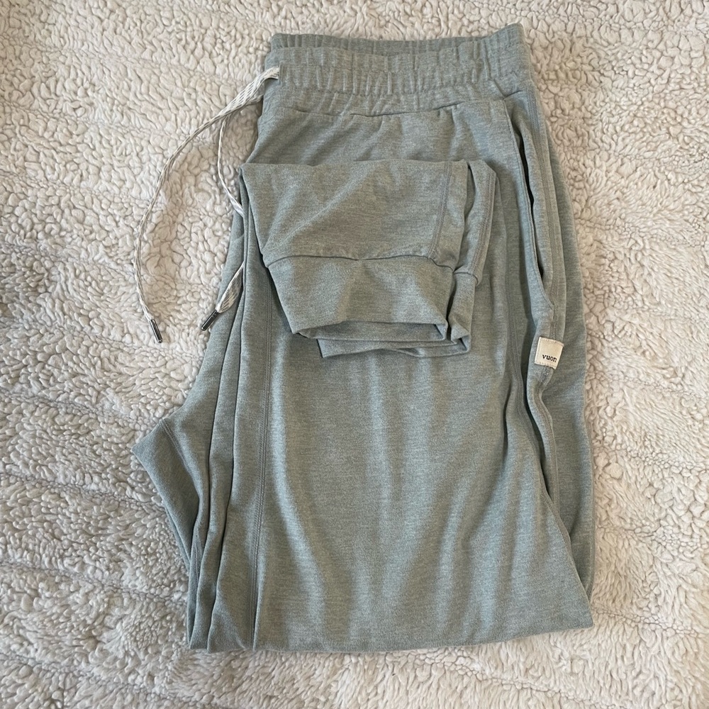 Vuori Performance Jogger Pants Sage Green Large